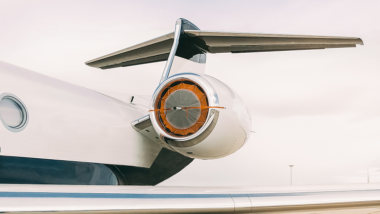 具有周期性吹气和吸气三角翼上的PIV测量